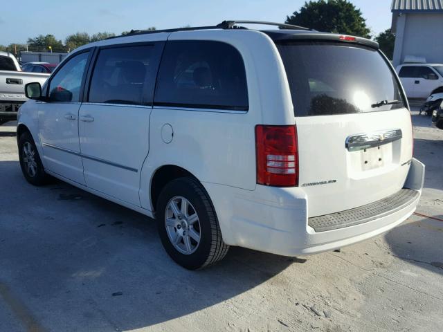 2A4RR5D13AR235524 - 2010 CHRYSLER TOWN & COU WHITE photo 3