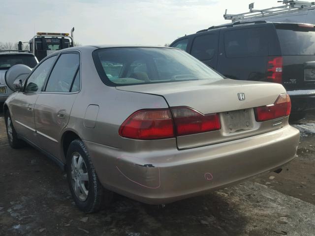 1HGCG6698YA069267 - 2000 HONDA ACCORD SE GOLD photo 3