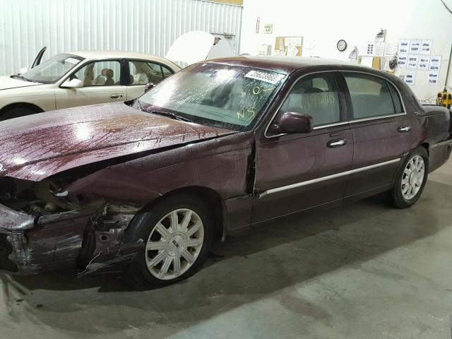 1LNHM82V17Y612293 - 2007 LINCOLN TOWN CAR S MAROON photo 9