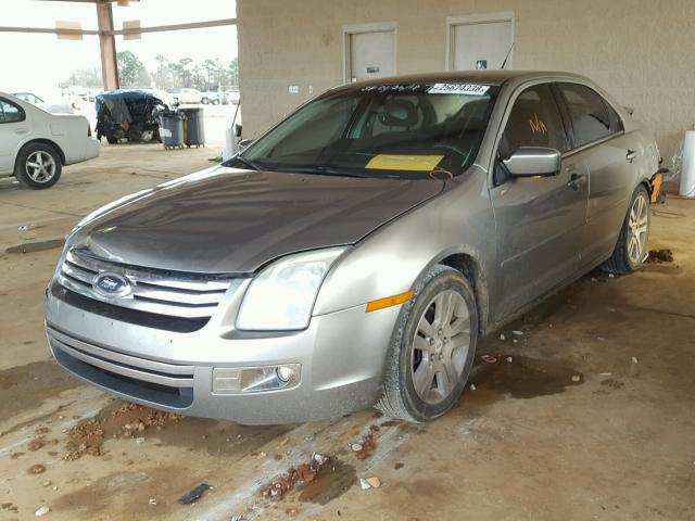 3FAHP08108R261304 - 2008 FORD FUSION SEL SILVER photo 2