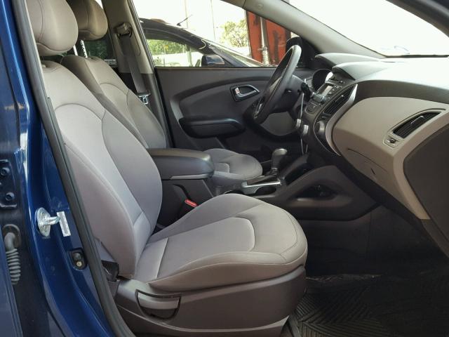 KM8JT3AF9FU032605 - 2015 HYUNDAI TUCSON GLS BLUE photo 5