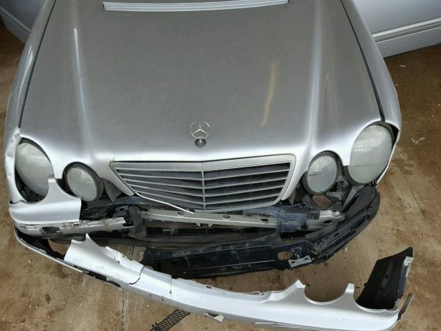 WDBJF65J71B172344 - 2001 MERCEDES-BENZ E 320 SILVER photo 7