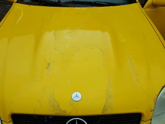 WDBKK47F0XF130578 - 1999 MERCEDES-BENZ SLK 230 KO YELLOW photo 7