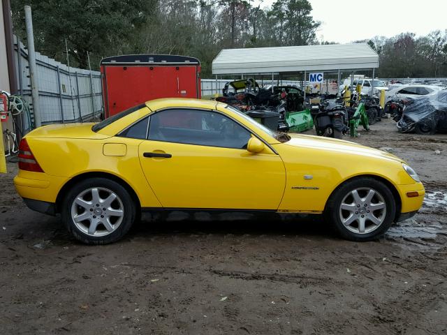 WDBKK47F0XF130578 - 1999 MERCEDES-BENZ SLK 230 KO YELLOW photo 9