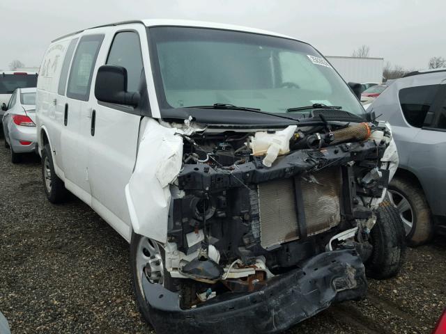 1GTS8AF49C1166372 - 2012 GMC SAVANA G15 WHITE photo 1