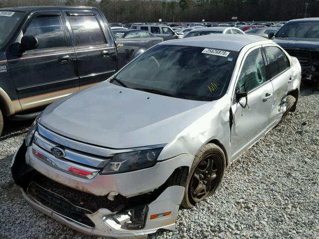 3FAHP0HA3BR174469 - 2011 FORD FUSION SE SILVER photo 2