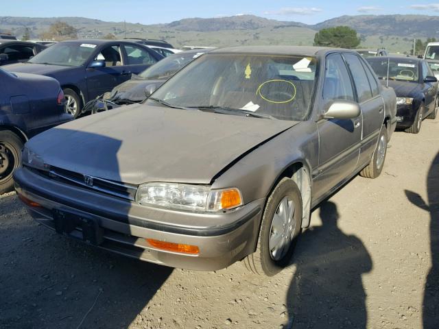 1HGCB7658PA049195 - 1993 HONDA ACCORD LX BEIGE photo 2