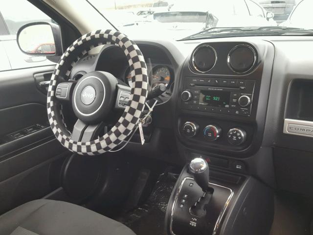 1C4NJCBA1GD628419 - 2016 JEEP COMPASS SP SILVER photo 9