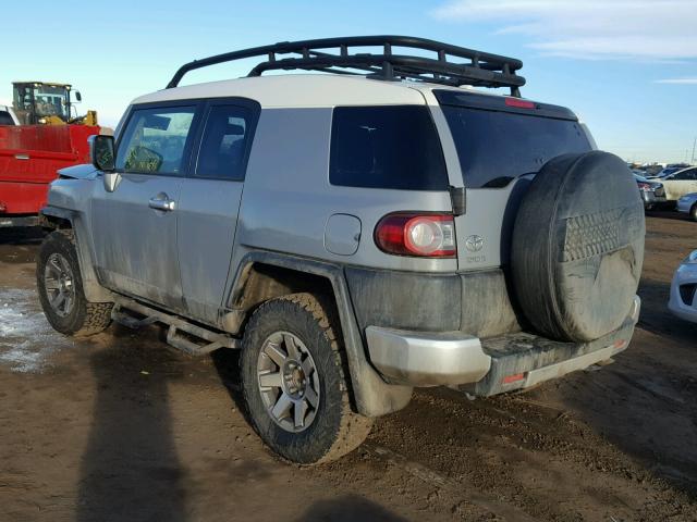 JTEBU4BF2EK200424 - 2014 TOYOTA FJ CRUISER SILVER photo 3