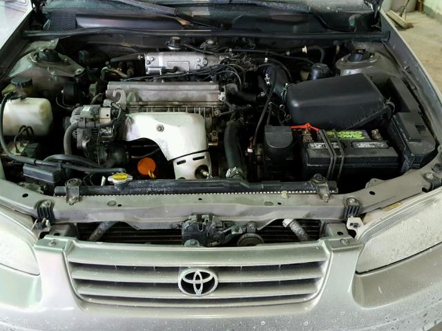 JT2BG22K3W0242846 - 1998 TOYOTA CAMRY CE GRAY photo 7