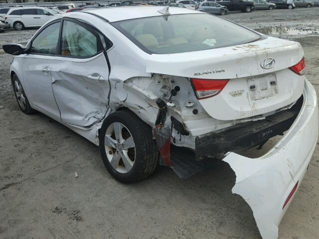 5NPDH4AE8DH274342 - 2013 HYUNDAI ELANTRA GL WHITE photo 3