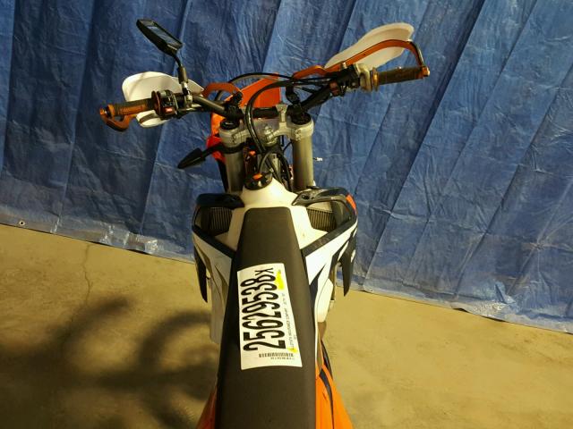 VBKEXL406HM409443 - 2017 KTM 500 EXC-F ORANGE photo 5