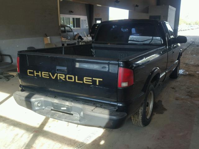 1GCCS195628136083 - 2002 CHEVROLET S TRUCK S1 BLACK photo 4