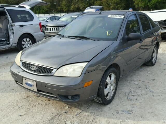 1FAFP34N27W274844 - 2007 FORD FOCUS ZX4 GRAY photo 2