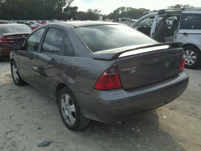 1FAFP34N27W274844 - 2007 FORD FOCUS ZX4 GRAY photo 3