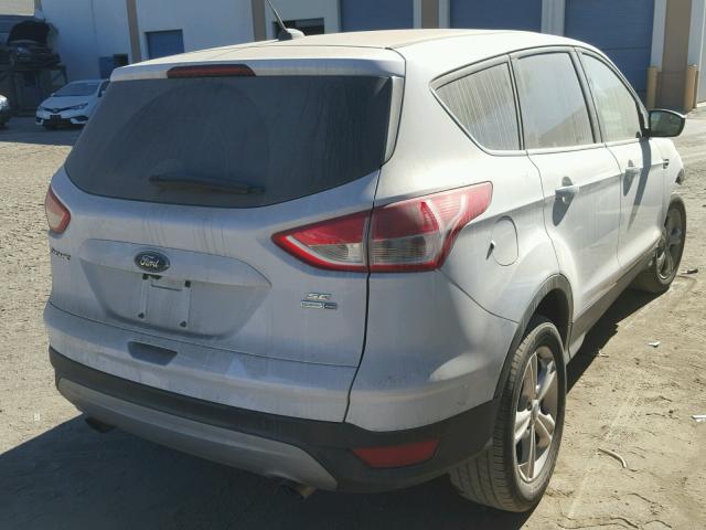 1FMCU9GX3FUC89879 - 2015 FORD ESCAPE SE WHITE photo 4