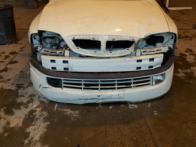 1LNHM87A42Y675533 - 2002 LINCOLN LS 白色 照片 9