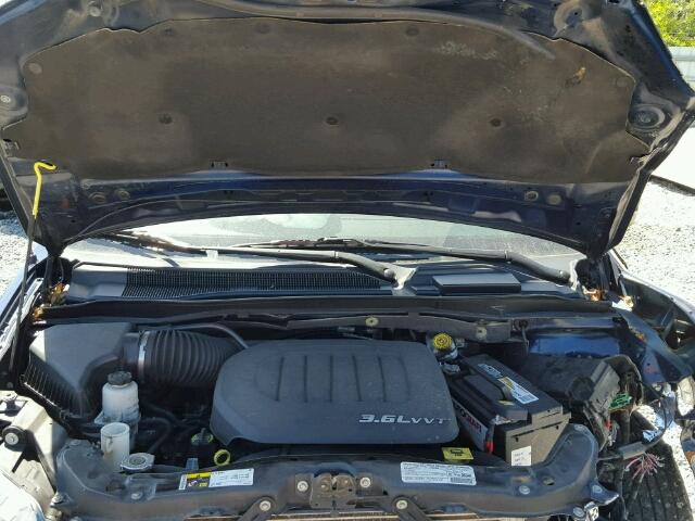 2C4RC1BG6DR630759 - 2013 CHRYSLER TOWN & COU BLUE photo 7