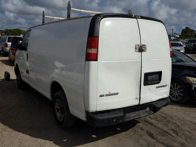 1GCGG25V551149872 - 2005 CHEVROLET EXPRESS G2 WHITE photo 3