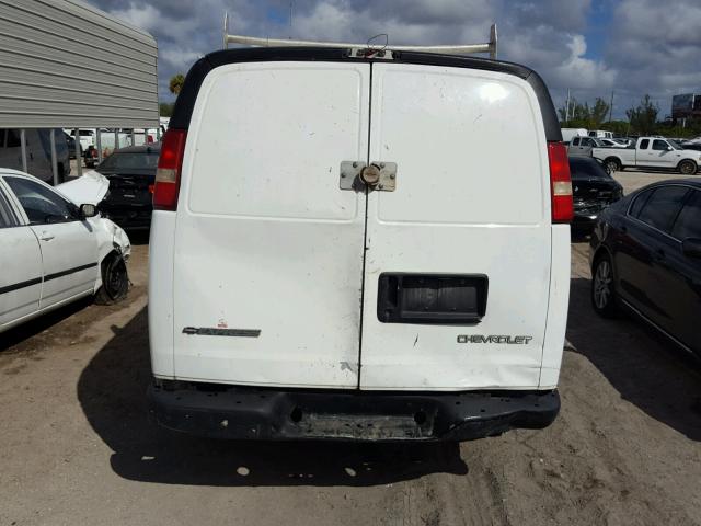 1GCGG25V551149872 - 2005 CHEVROLET EXPRESS G2 WHITE photo 6