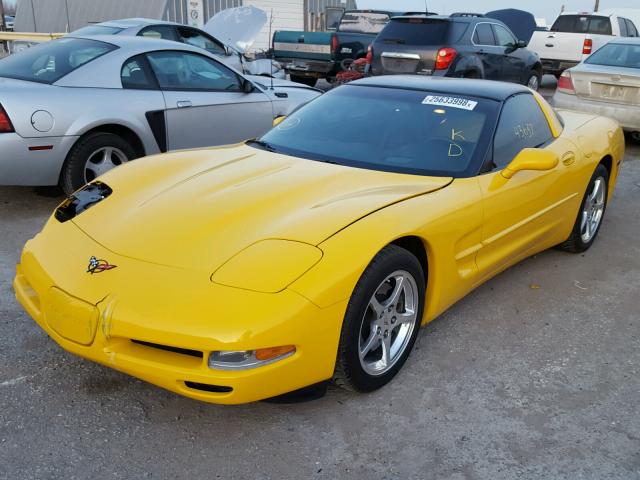 1G1YY22G645101806 - 2004 CHEVROLET CORVETTE YELLOW photo 2