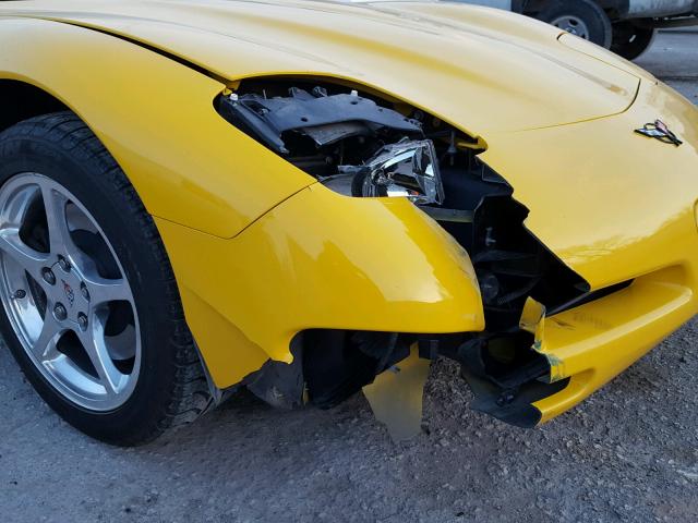 1G1YY22G645101806 - 2004 CHEVROLET CORVETTE YELLOW photo 9