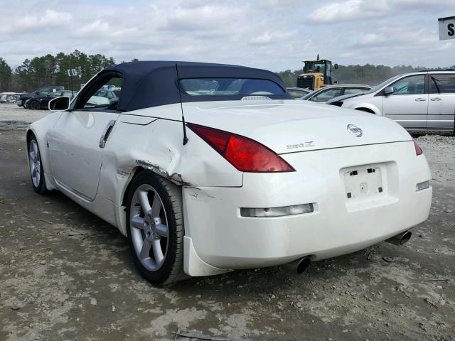 JN1AZ36A84T002422 - 2004 NISSAN 350Z ROADS WHITE photo 3