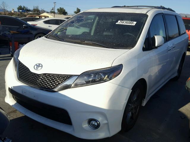 5TDXZ3DC6HS778550 - 2017 TOYOTA SIENNA SE WHITE photo 2