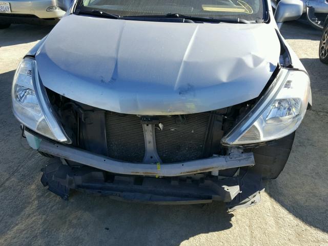 3N1BC13E47L433589 - 2007 NISSAN VERSA S GRAY photo 9