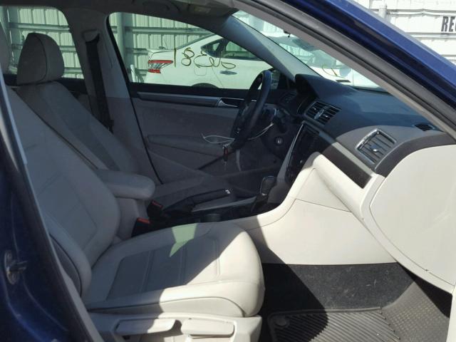 1VWAS7A34GC040264 - 2016 VOLKSWAGEN PASSAT S ლურჯი ფოტო 5