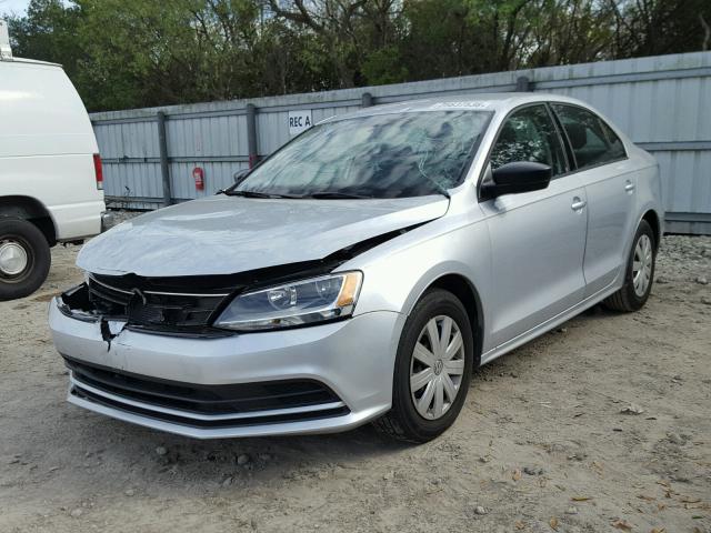 3VW2K7AJ8FM297508 - 2015 VOLKSWAGEN JETTA BASE ვერცხლისფერი ფოტო 2