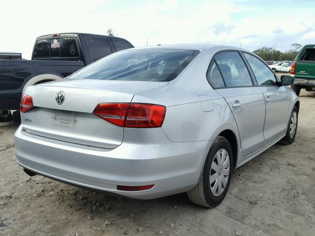 3VW2K7AJ8FM297508 - 2015 VOLKSWAGEN JETTA BASE SILVER photo 4