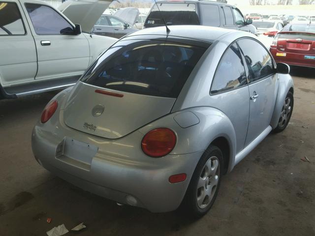 3VWDD21C42M422134 - 2002 VOLKSWAGEN NEW BEETLE 银色 照片 4