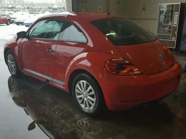 3VWFP7AT0CM616240 - 2012 VOLKSWAGEN BEETLE RED photo 3