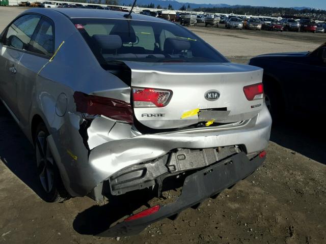 KNAFW6A33A5304378 - 2010 KIA FORTE SX SILVER photo 9