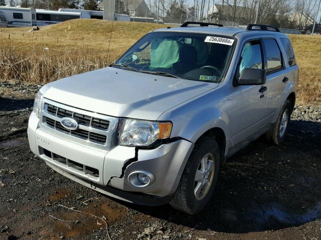 1FMCU0D70BKA25119 - 2011 FORD ESCAPE XLT SILVER photo 2