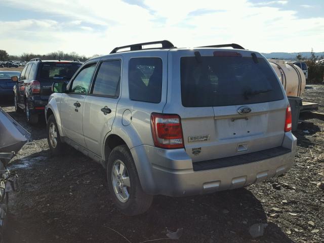 1FMCU0D70BKA25119 - 2011 FORD ESCAPE XLT SILVER photo 3