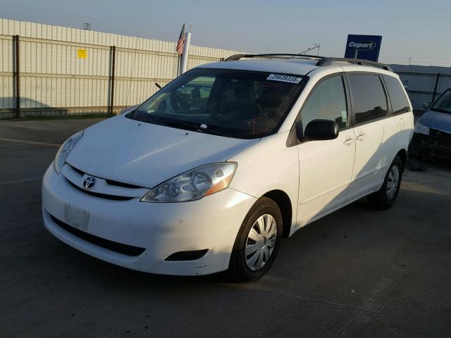 5TDZK23CX9S287912 - 2009 TOYOTA SIENNA CE WHITE photo 2