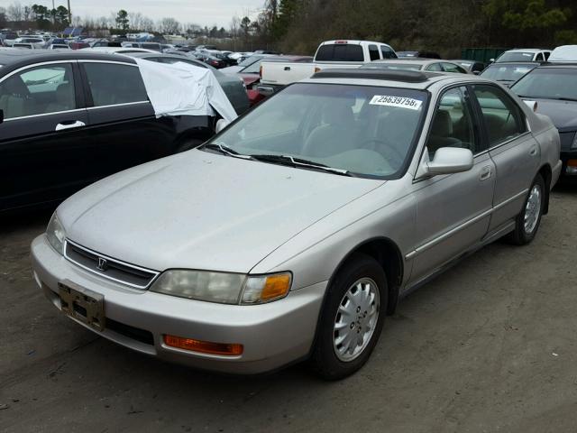 1HGCD565XVA279722 - 1997 HONDA ACCORD EX SILVER photo 2