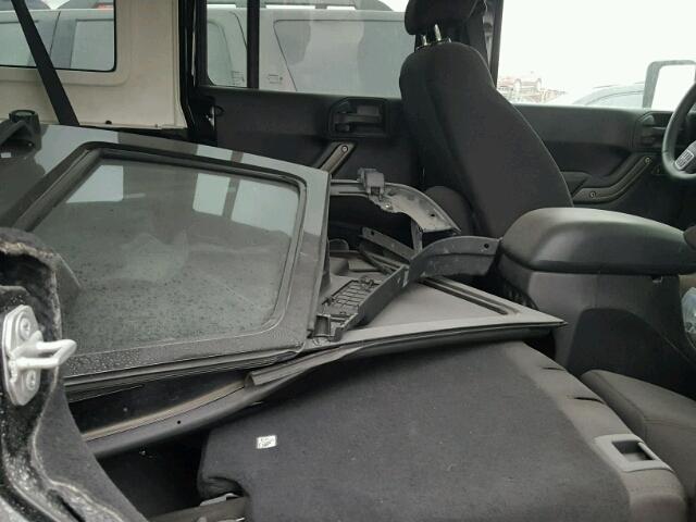 1C4BJWDG4FL504056 - 2015 JEEP WRANGLER U BLACK photo 6