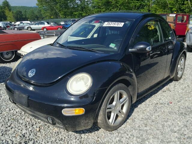 3VWCD21CX4M402226 - 2004 VOLKSWAGEN NEW BEETLE BLACK photo 2