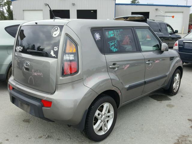 KNDJT2A2XB7257376 - 2011 KIA SOUL + GRAY photo 4