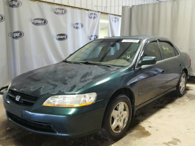 1HGCG1654WA023920 - 1998 HONDA ACCORD EX GREEN photo 2