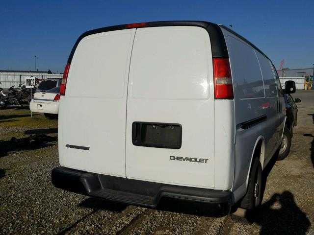 1GCGG25V951255354 - 2005 CHEVROLET EXPRESS G2 WHITE photo 4