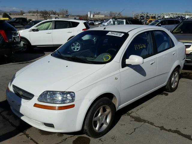 KL1TD52615B387628 - 2005 CHEVROLET AVEO BASE Biały zdjęcie 2