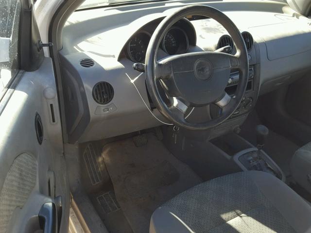 KL1TD52615B387628 - 2005 CHEVROLET AVEO BASE Biały zdjęcie 9