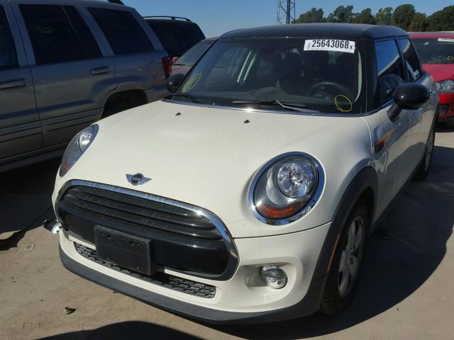 WMWXU1C5XG2D12650 - 2016 MINI COOPER WHITE photo 2