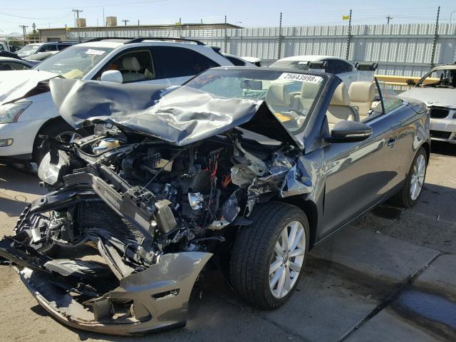 WVWBW8AH0FV002093 - 2015 VOLKSWAGEN EOS KOMFOR 灰色 照片 2