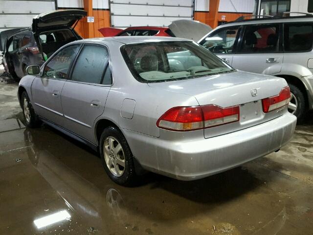 1HGCG56481A801854 - 2001 HONDA ACCORD LX SILVER photo 3