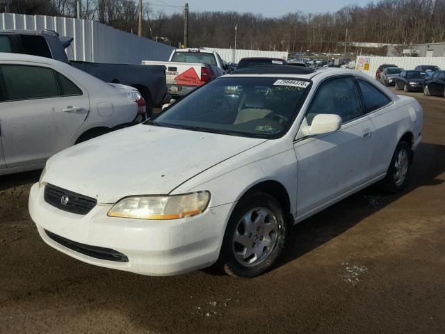 1HGCG3278YA029953 - 2000 HONDA ACCORD EX WHITE photo 2